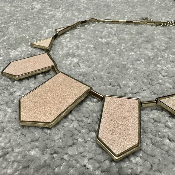 House of Harlow 1960 Immediates Classic Leather Station Necklace GOLD - PINK - Picture 3 of 4